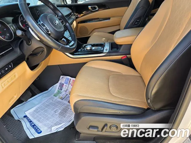 Kia Carnival 2021 thumb 7