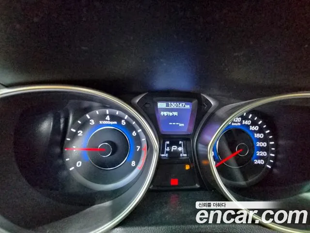 Hyundai Avante 2010 thumb 3