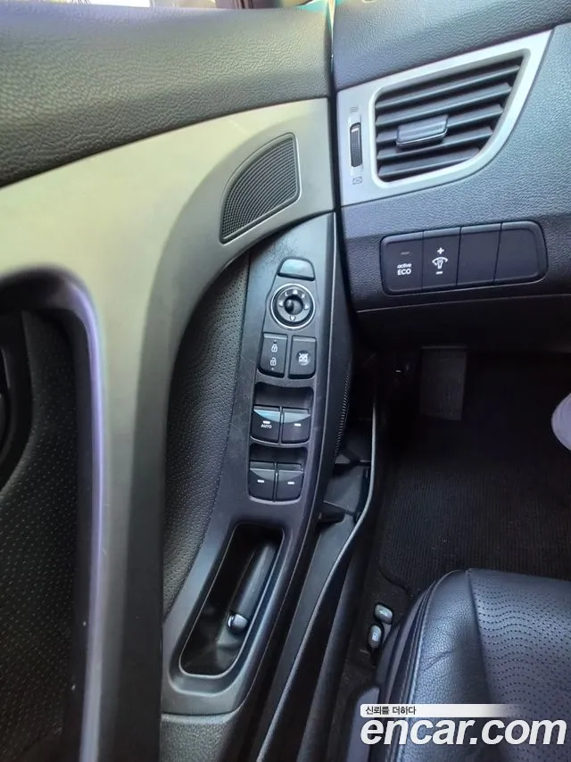 Hyundai Avante 2010 thumb 4