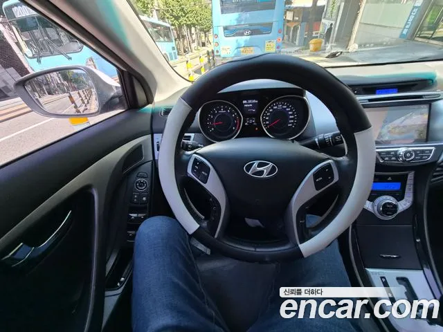 Hyundai Avante 2010 thumb 5
