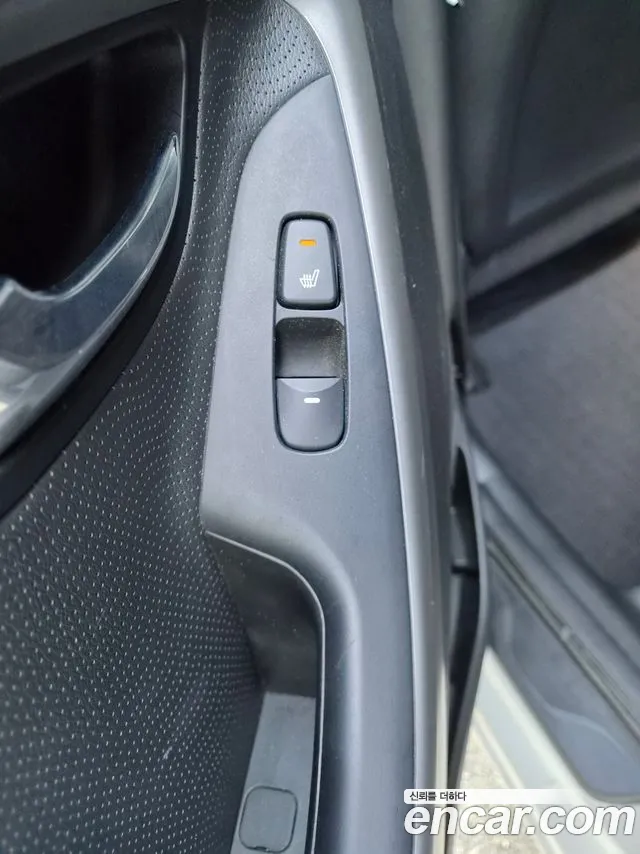 Hyundai Avante 2010 thumb 7