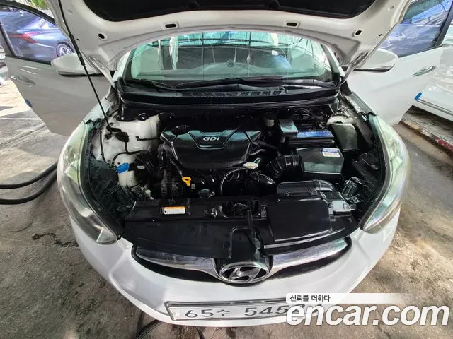 Hyundai Avante 2010 thumb 10