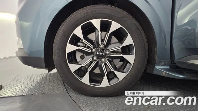 Kia Carnival 2022 thumb 5