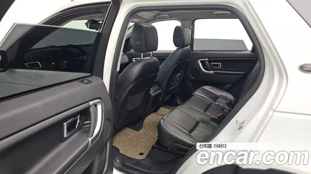 Land Rover Discovery Sport 2017 thumb 11