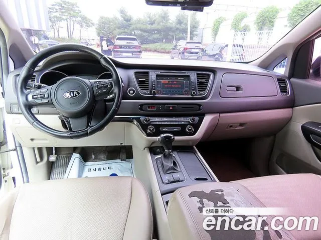 Kia Carnival 2014 thumb 7