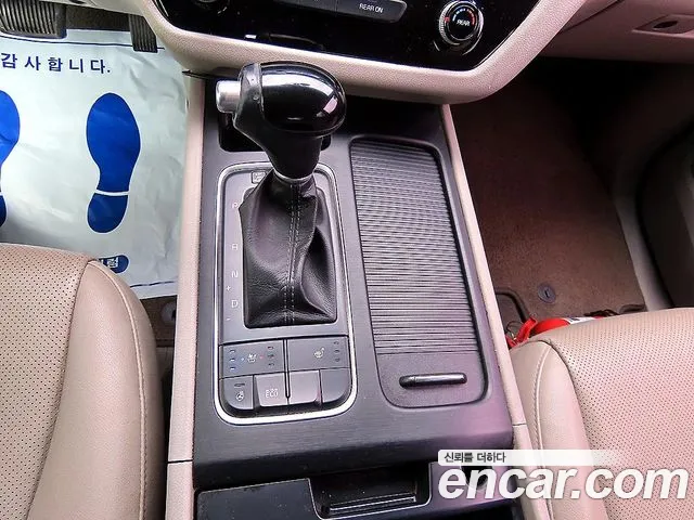 Kia Carnival 2014 thumb 9