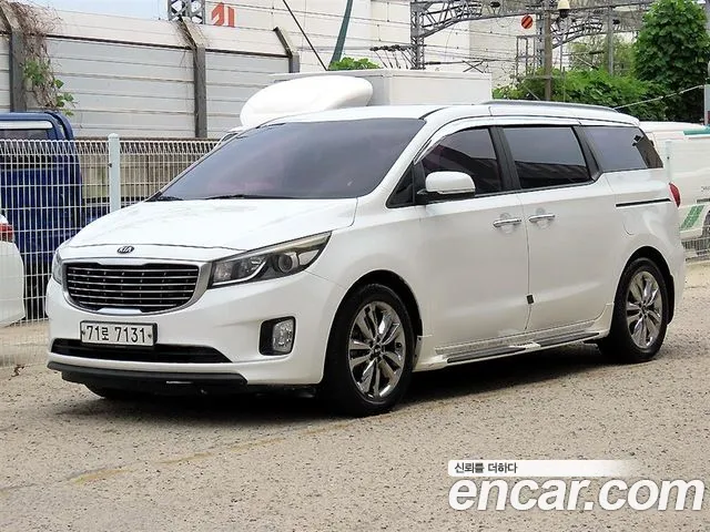 Kia Carnival 2014 thumb 12