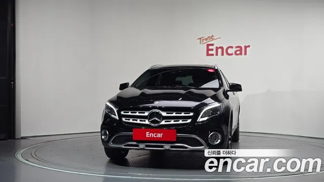 Mercedes-Benz GLA 2018 thumb 3