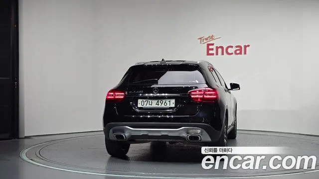 Mercedes-Benz GLA 2018 thumb 4