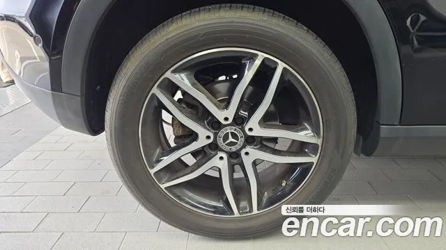 Mercedes-Benz GLA 2018 thumb 5