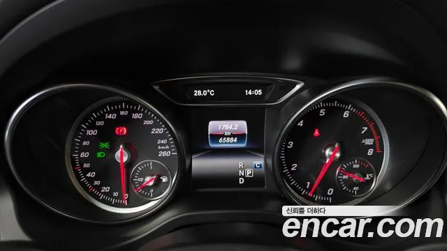 Mercedes-Benz GLA 2018 thumb 8