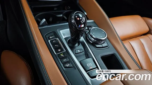 BMW X6M 2015 thumb 9