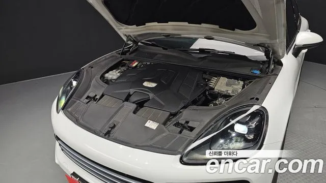 Porsche Cayenne 2019 thumb 6