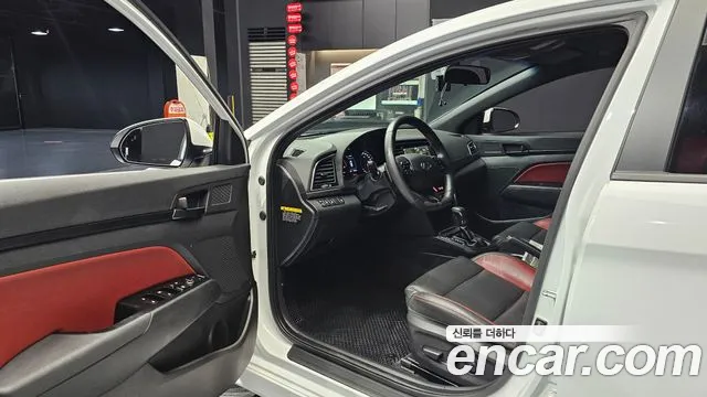 Hyundai Avante 2017 thumb 10