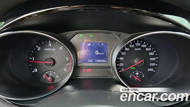 Kia Carnival 2015 thumb 8