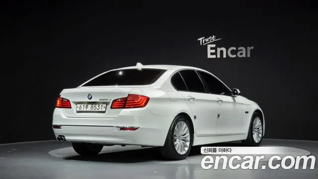 BMW 5-Series 2015 thumb 2