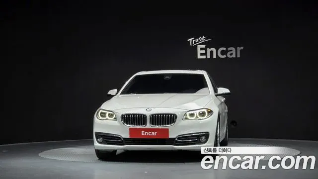 BMW 5-Series 2015 thumb 3