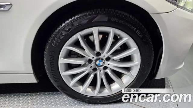BMW 5-Series 2015 thumb 5