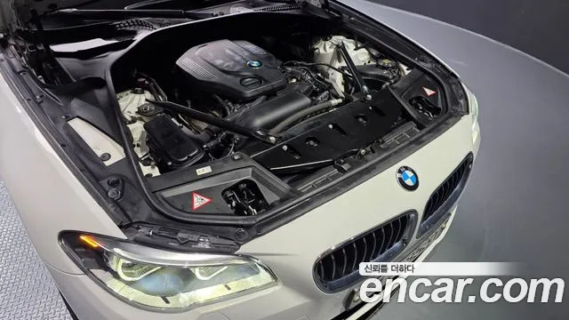 BMW 5-Series 2015 thumb 6