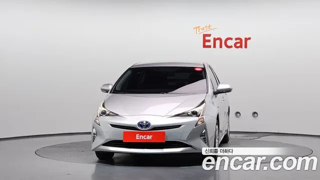 Toyota Prius 2018 thumb 3