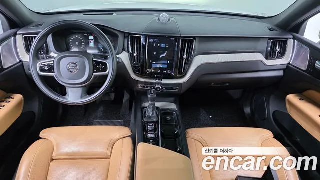 Volvo XC60 2019 thumb 6
