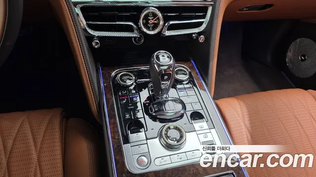 Bentley Flying Spur 2023 thumb 9