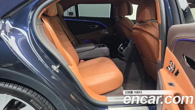 Bentley Flying Spur 2023 thumb 12