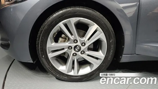 Hyundai Avante 2017 thumb 4