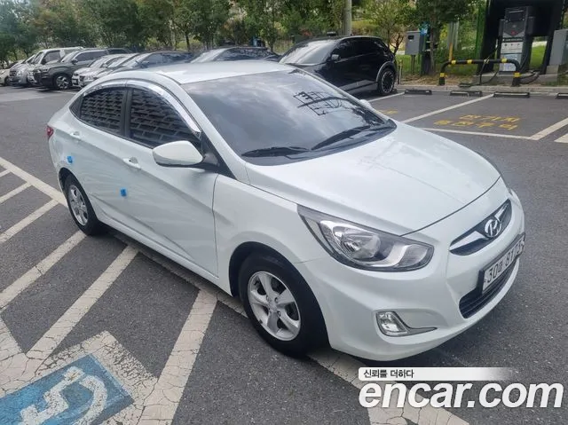 Hyundai Accent 2012 thumb 2