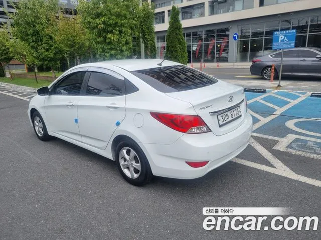Hyundai Accent 2012 thumb 4