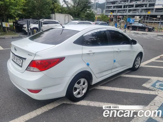 Hyundai Accent 2012 thumb 6