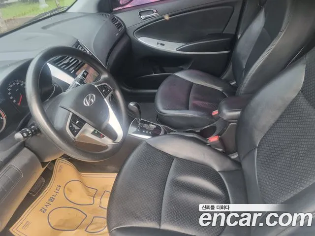 Hyundai Accent 2012 thumb 7