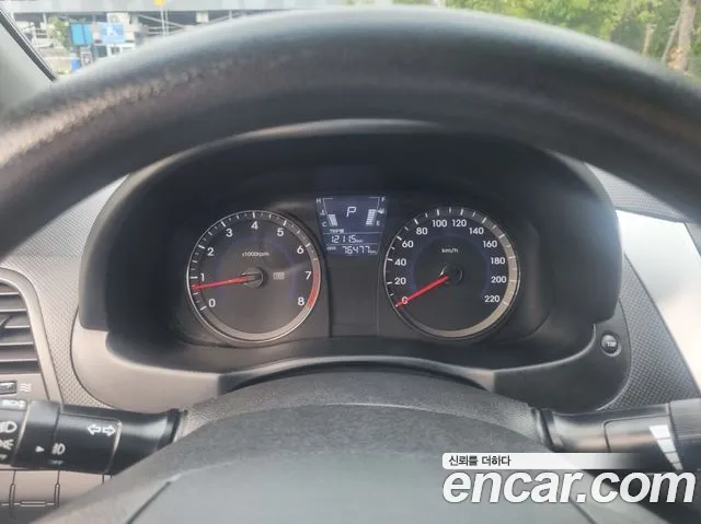 Hyundai Accent 2012 thumb 8
