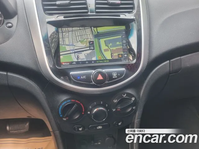 Hyundai Accent 2012 thumb 9