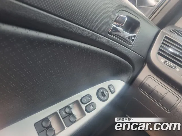 Hyundai Accent 2012 thumb 10