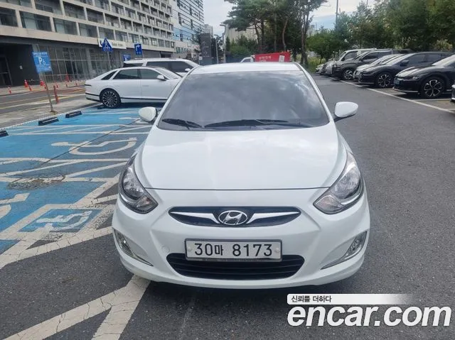 Hyundai Accent 2012 thumb 11