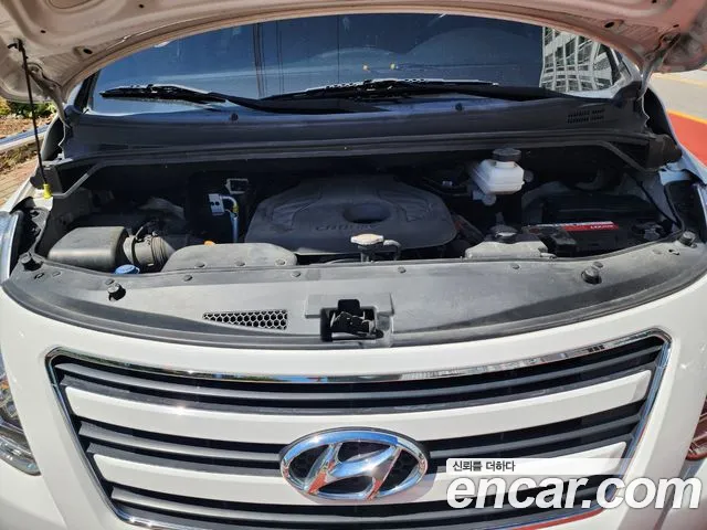 Hyundai Starex 2017 thumb 6