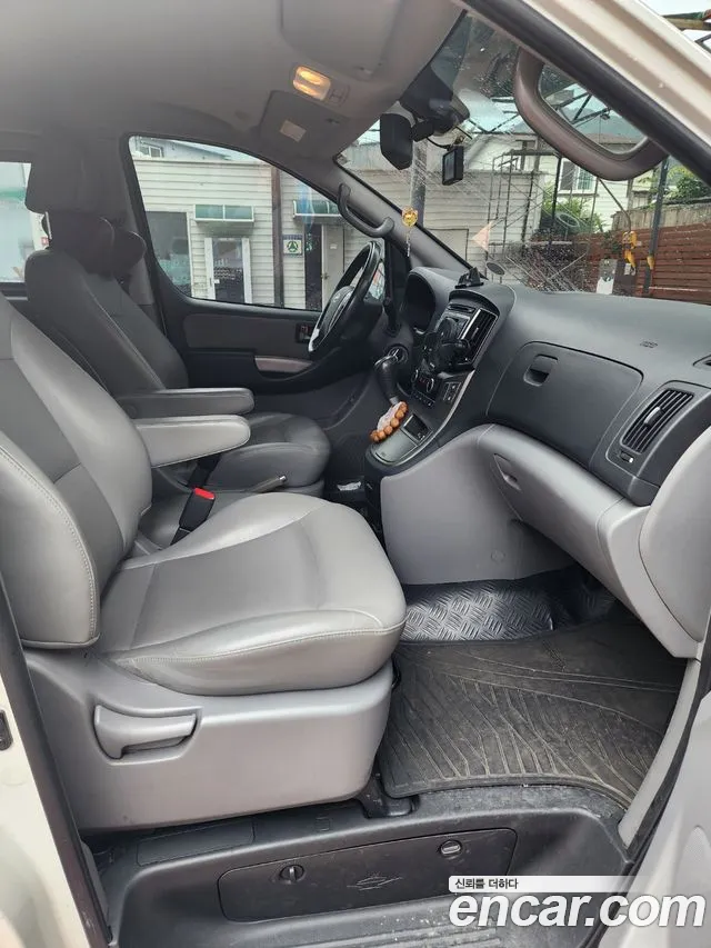 Hyundai Starex 2017 thumb 12