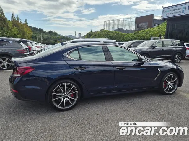 Genesis G70 2018 thumb 3