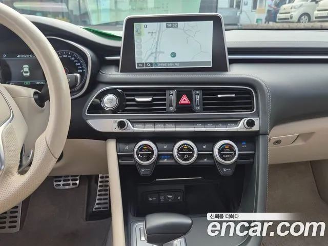 Genesis G70 2018 thumb 10