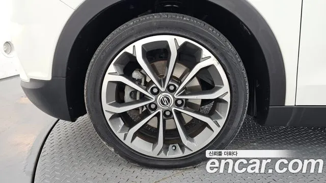 KG_Mobility_Ssangyong TIBOLI 2017 thumb 5