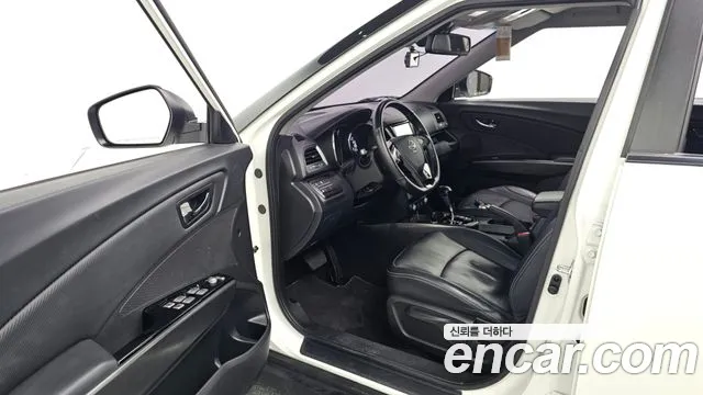 KG_Mobility_Ssangyong TIBOLI 2017 thumb 10