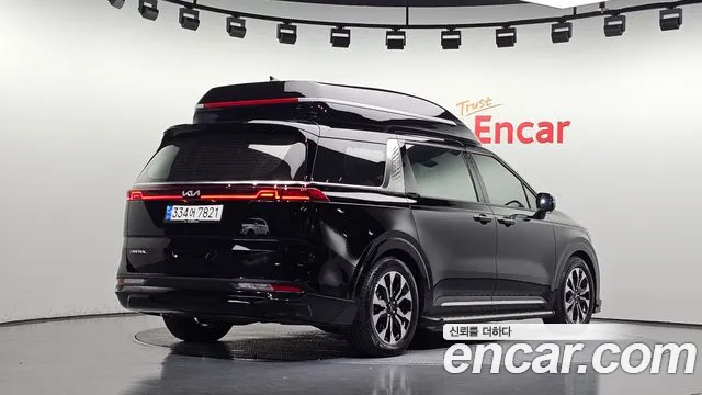 Kia Carnival 2023 thumb 2