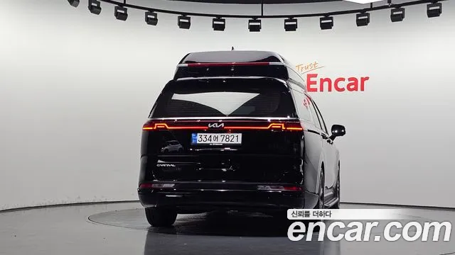 Kia Carnival 2023 thumb 4