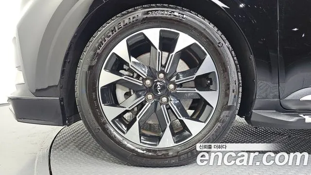 Kia Carnival 2023 thumb 5