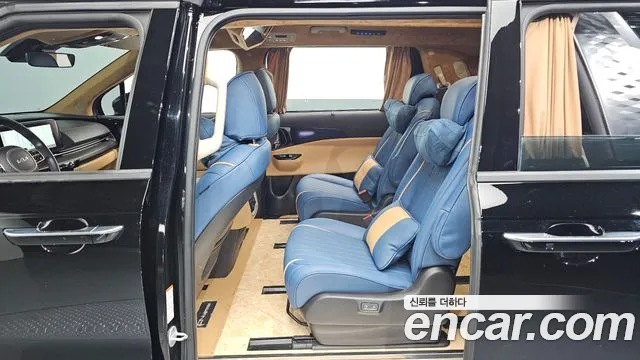 Kia Carnival 2023 thumb 11