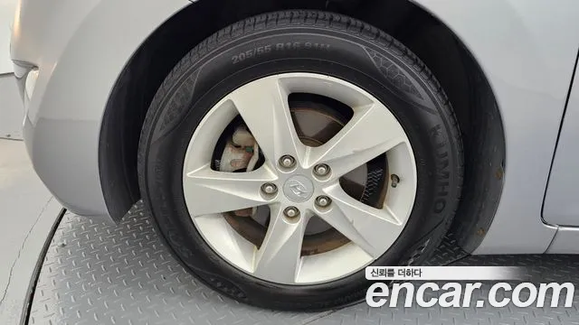 Hyundai Avante 2012 thumb 5