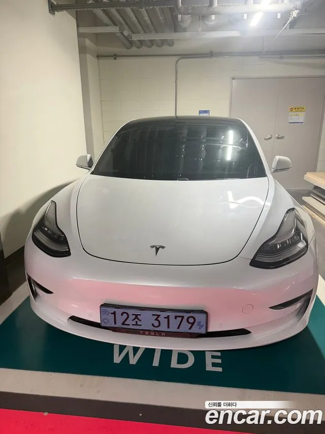 Tesla Model 3 2020 thumb 3