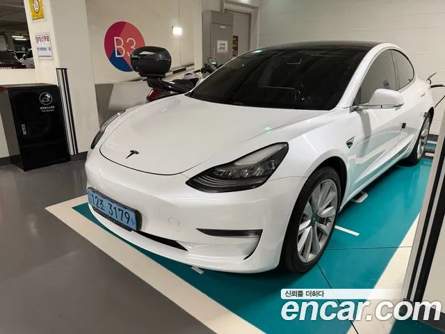 Tesla Model 3 2020 thumb 12