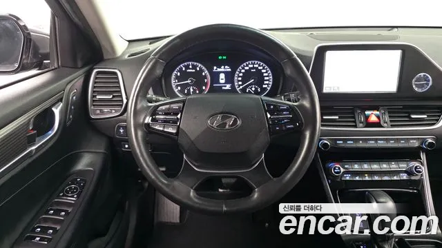 Hyundai Grandeur 2017 thumb 12